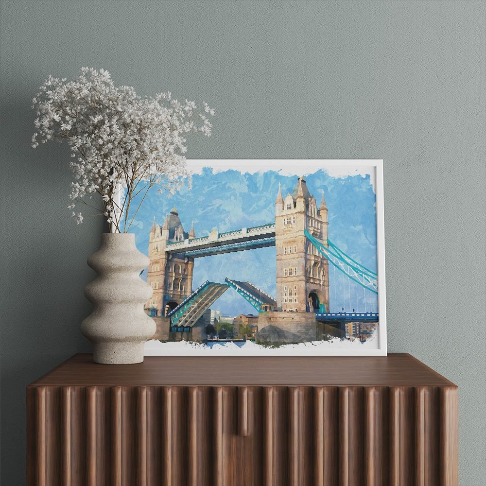 Picture with the Astlon vase. The picture shows a view of Tower Bridge in London.