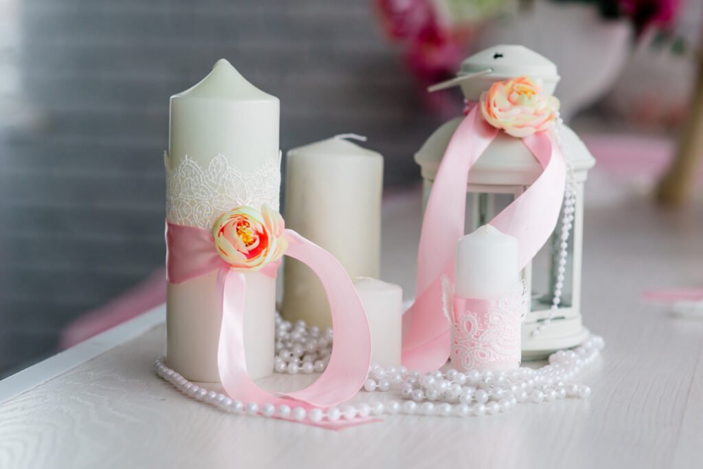 Valentine’s Day Decor Ideas Ideasbeautiful-decor-candles-flowers-white-pink-shades